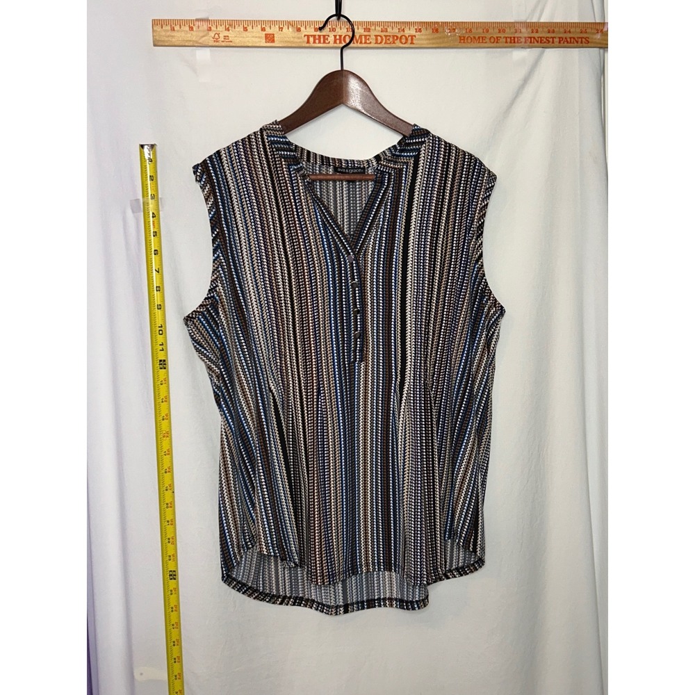 Ava‎ & Grace Women's Sleeveless V-Neck Blouse XL Abstract Stripe Print